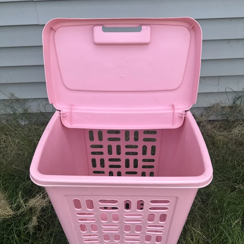 Sterilite Laundry Hamper Pink Plastic Tall 62 Qt Flip Lid Movie Prop Vtg 1990s